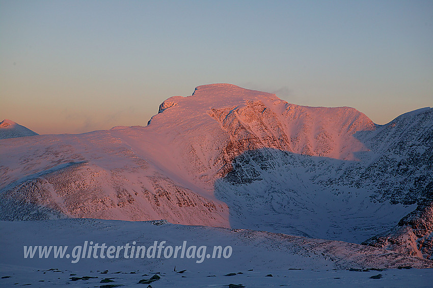 Rondslottet (2178 moh) i solnedgang. Bildet er tatt på sadelen like ved Svarthammaren.