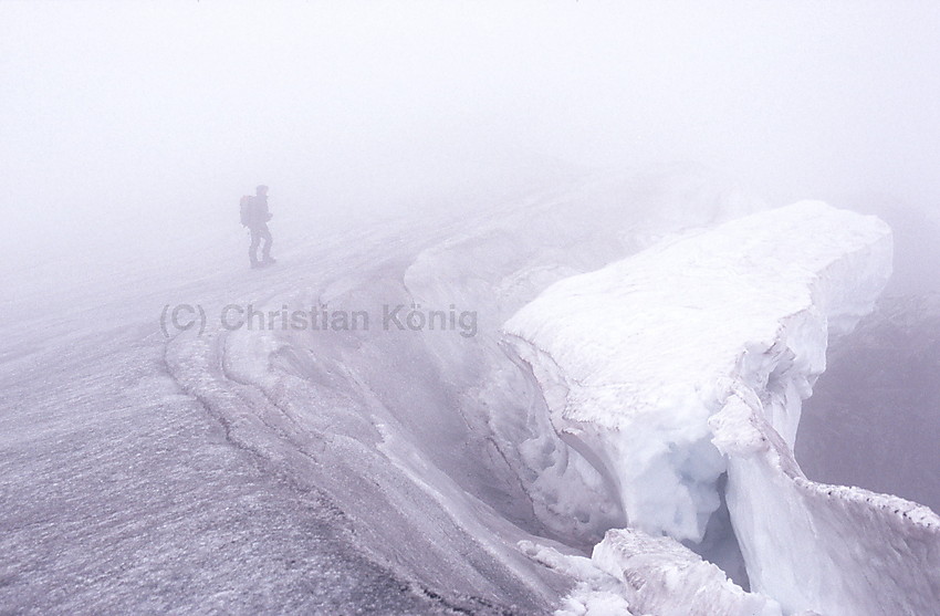 During late summer of 2006 all snow usually covering Glittertindens top was melted giving a sad impression on how little ice is left.