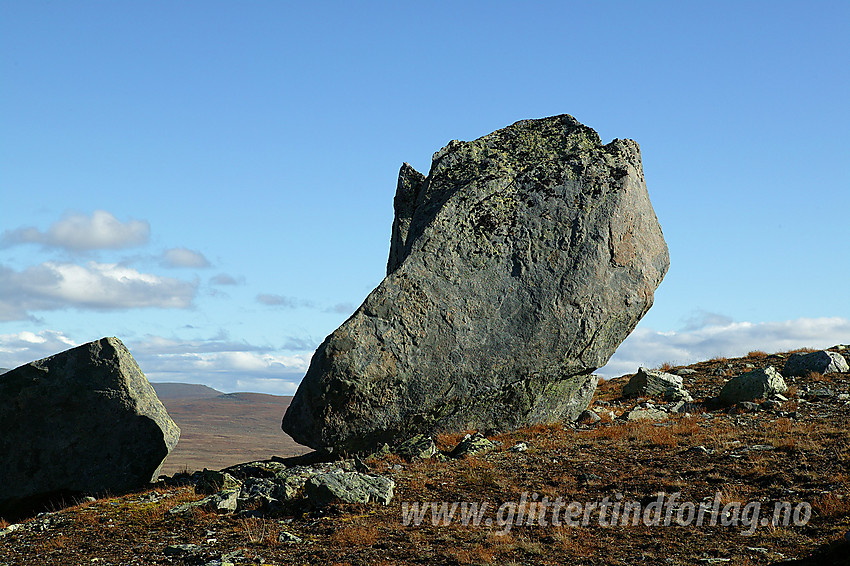 Flott monumental stein like vest for Heimre Fagerdalshøe.