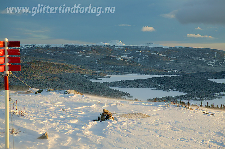 Utstikt fra Javnberget sørøstover mot Vindin og Rundemellen (1345 moh).