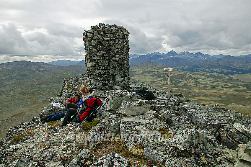 På Kyrkjekletten med de nordøstlige delene av Rondane i bakgrunnen