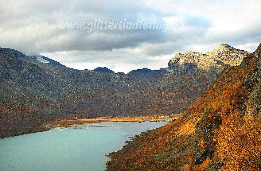 Utsikt fra Bukkelægret mot Veslådalen og Gjendetunga (1516 moh).