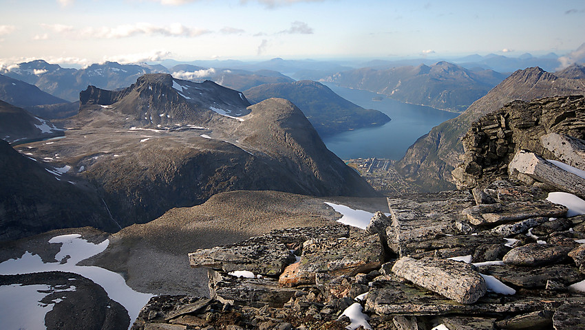 Fra Kaldfonna mot Sunndalsøra og "kalkinnmassivet"