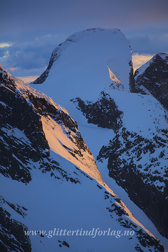 Fra Austre Ringstinden vestover mot Store Ringstinden (2124 moh).