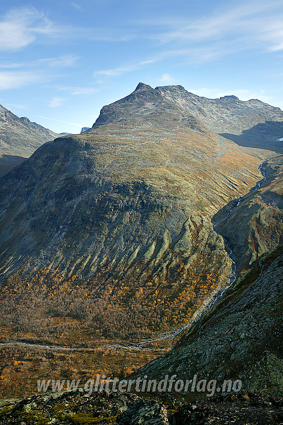 Utsikt fra Gjendetunga mot Svartdalspiggane med Nørdre, Store, Midtre og Søre innover ryggen.