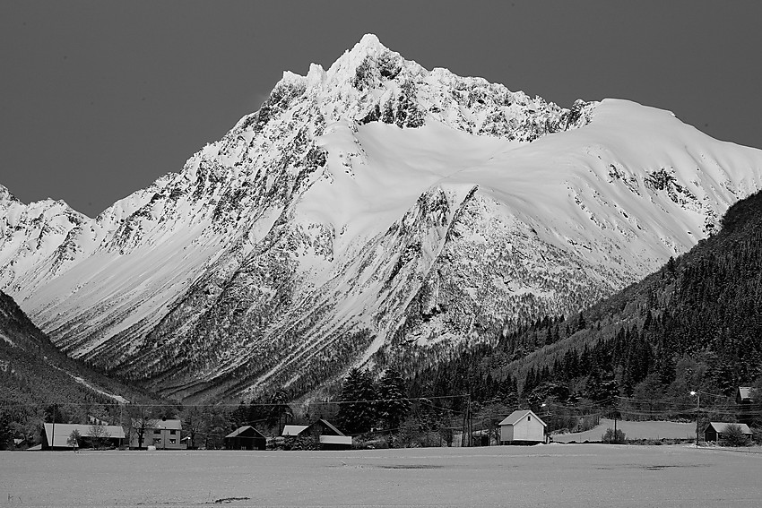 Kolåstind en kald vinterkveld.