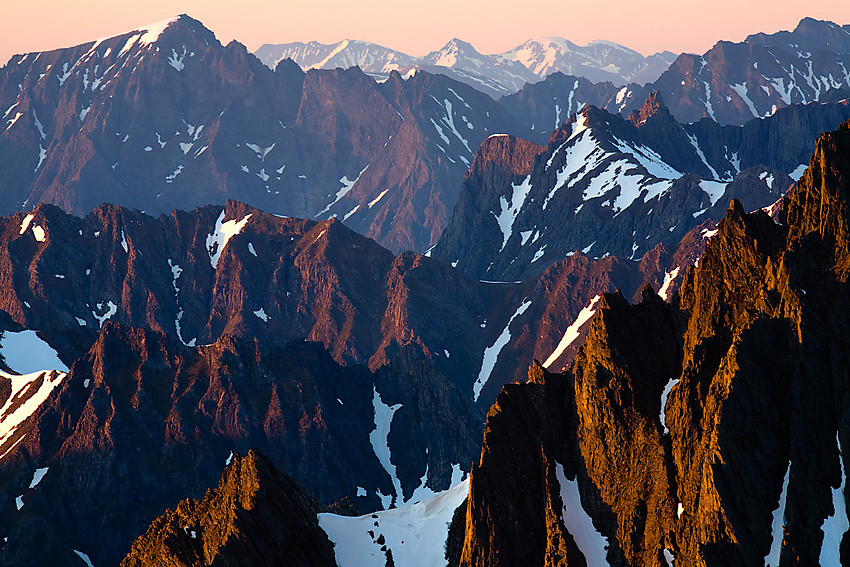 Solnedgang fra toppen av Saudehornet.