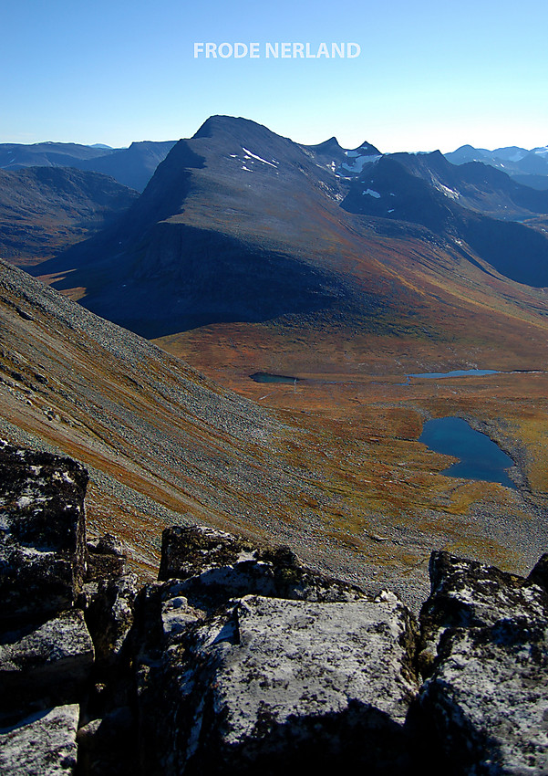 Fra Trolltind mot Ryssdalsnebba og Staveskoen.