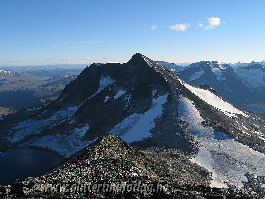 Utsikt fra Søre Hellstugutinden mot Semeltinden (2236 moh).