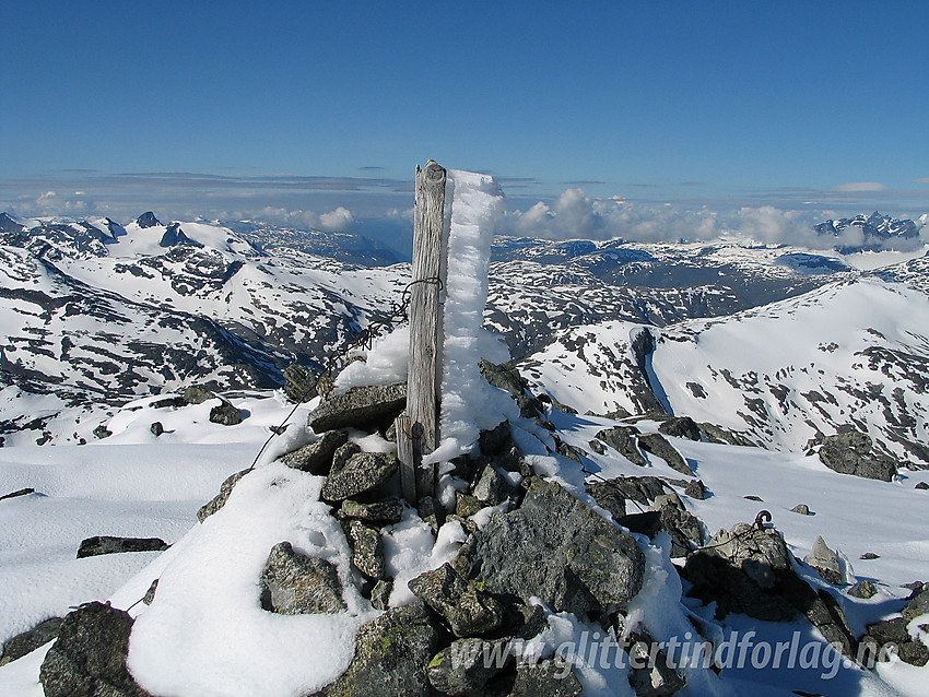 På toppen av Store Rauddalstinden (2157 moh).