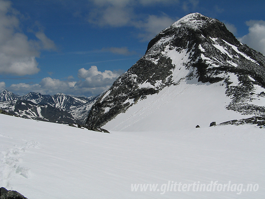 Austre Rauddalstinden (2086 moh) sett fra vest.