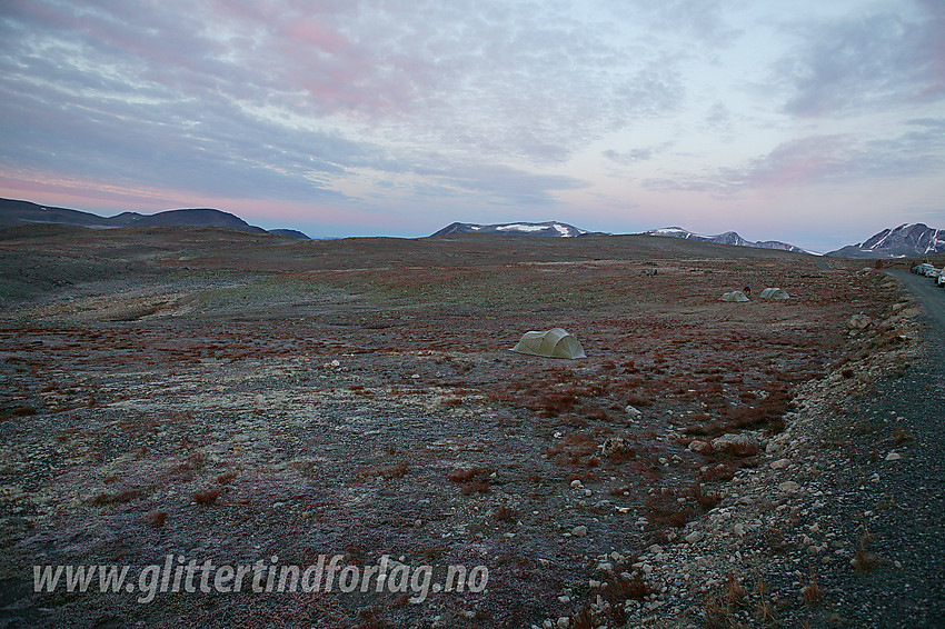 Morgenstemning ved parkeringen nedenfor Snøheim på Dovre.