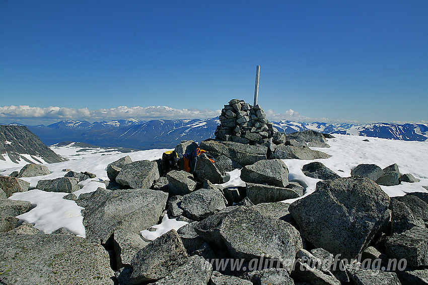 På toppen av Vestre Hestbreapiggen (2139 moh).