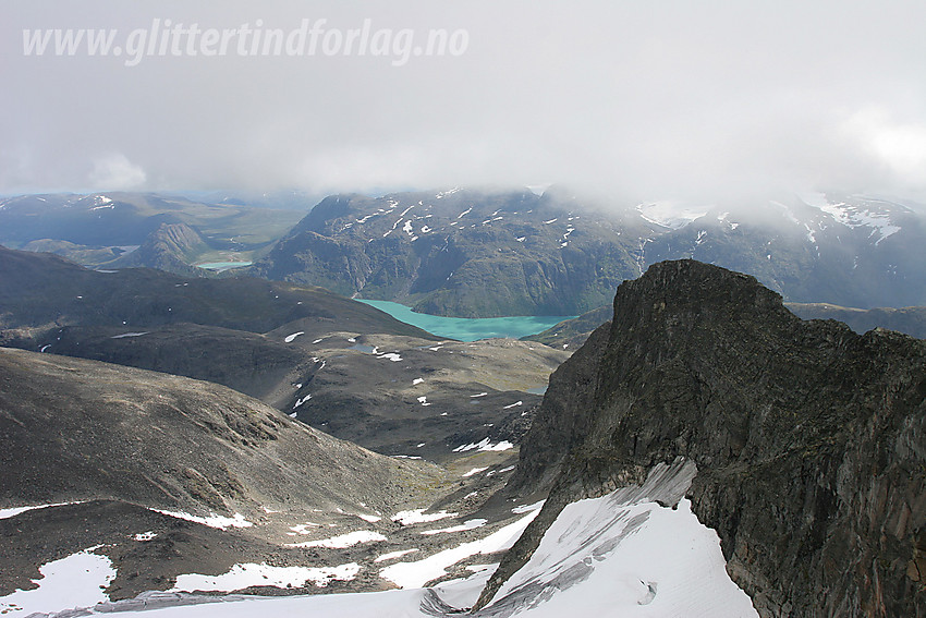 På Surtningssues sørrygg mot Søre Surtningssue (2133 moh) til høyre.