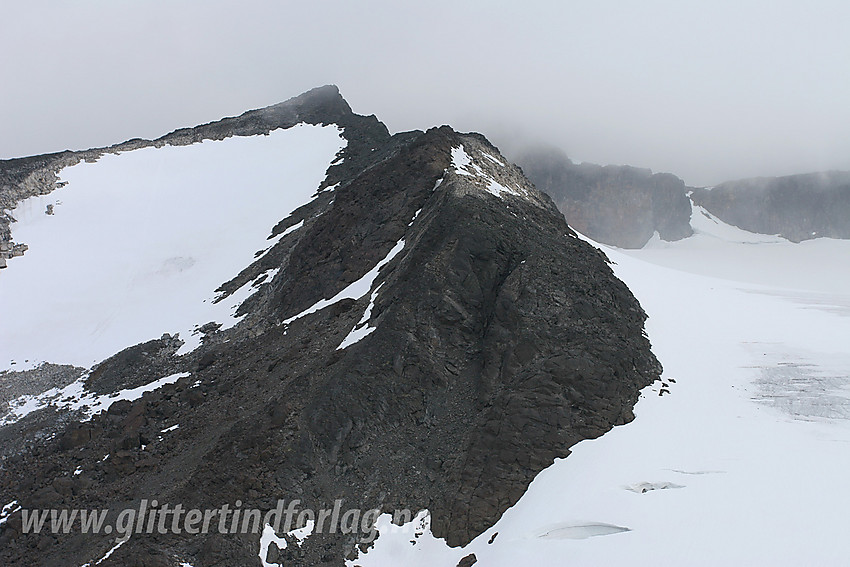 Utsikt fra Nestaustre Surtningssue bort til Midtre Surtningssue (2251 moh).