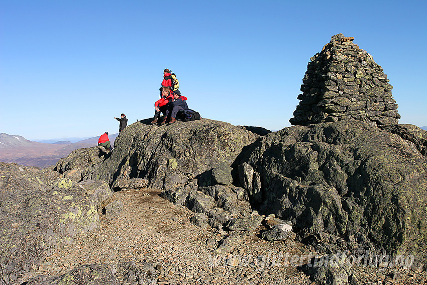 På toppen av Mugnetinden (1737 moh) en fin høstdag.