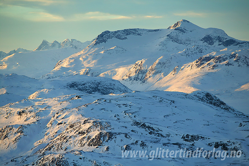 En vinterkveld med utsikt til Galdebergtinden (2075 moh). I forgrunnen ses Marabotthornet.