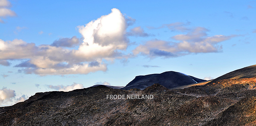 På opptur fra Skarvdalsvatnet mot Dordinakkan