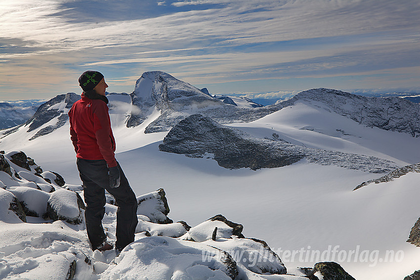 Utsikt fra Mjølkedalspiggen mot Uranostindane (2157 moh).