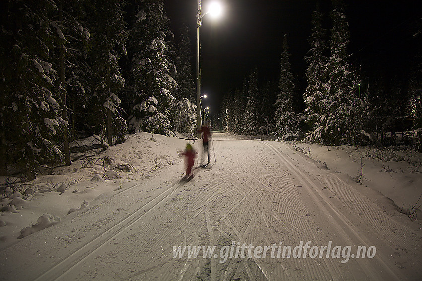 Lysløypa mellom Skrautvål Skisenter og Fagernes lufthavn Leirin.