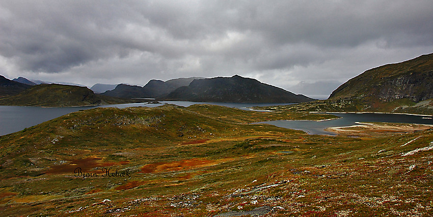 Bygdinvannet med Seksishornet i bakgrunnen