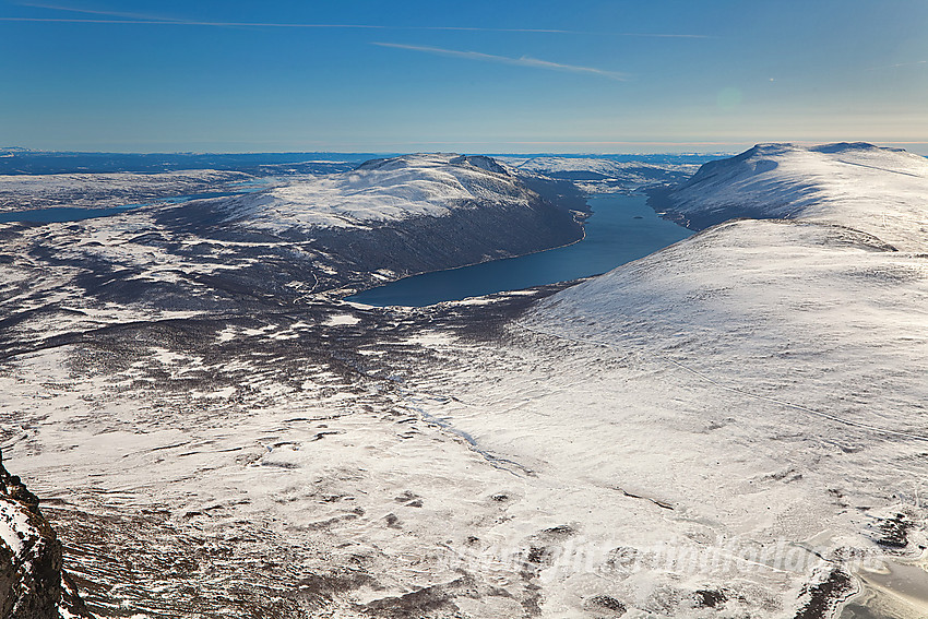 Utsikt sørøstover fra Grindane mot Gilafjellet, Helin og Storlifjellet.