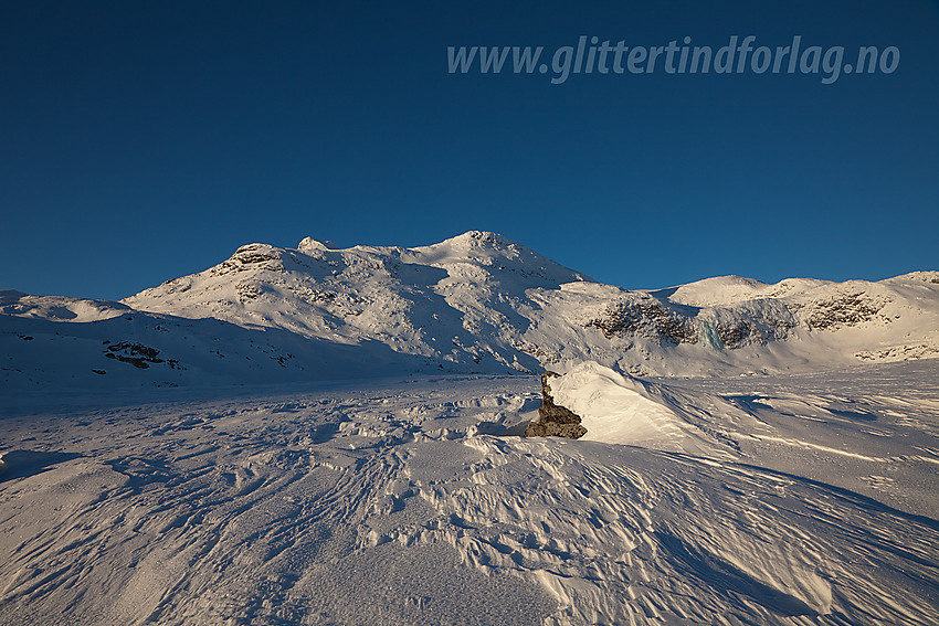 Mot Mugnetinden (1737 moh).