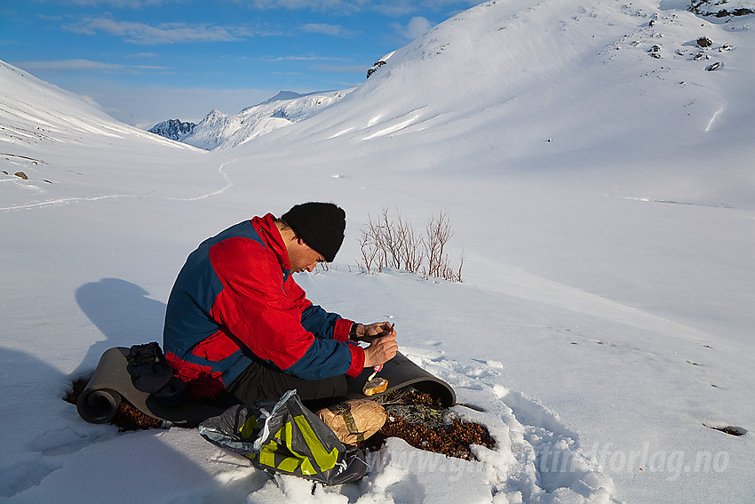 Kveldsmat i Memurudalen.