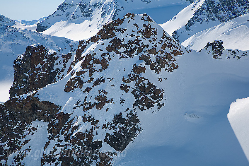 Fra nordryggen på Leirhøe mot Veobreahesten (2185 moh).