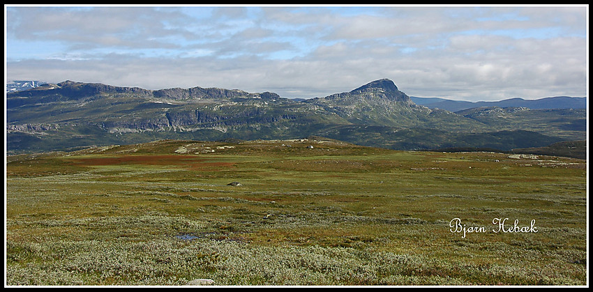 Bilde er tatt fra Slettefjell mot Bitihorn  ( 1608 moh )