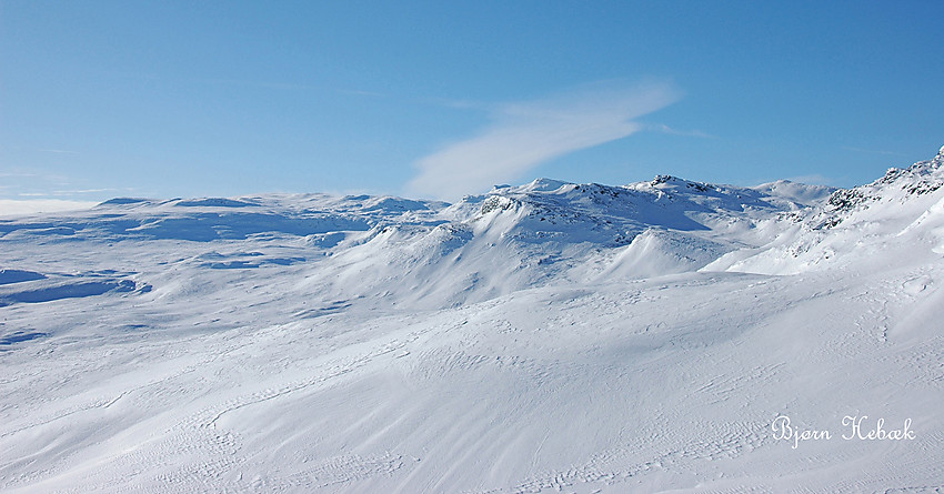 Bilde er tatt fra Båtskaret mot Velunskaret og Slettefjell