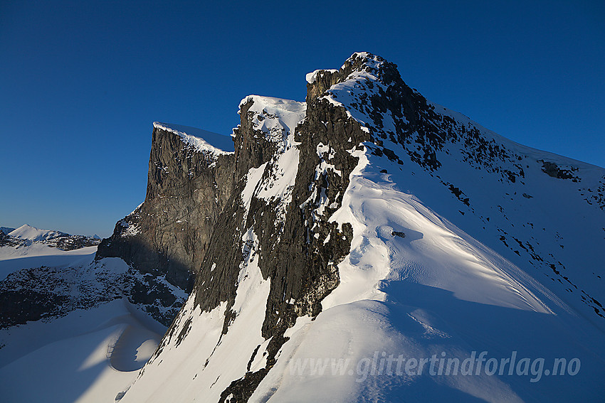 Bukkehøe (2314 moh) med nordryggen. Et flott perspektiv på en flott topp.