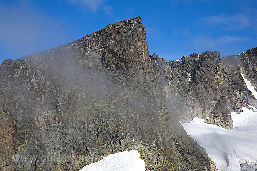 Søre Surtningssue (2133 moh).