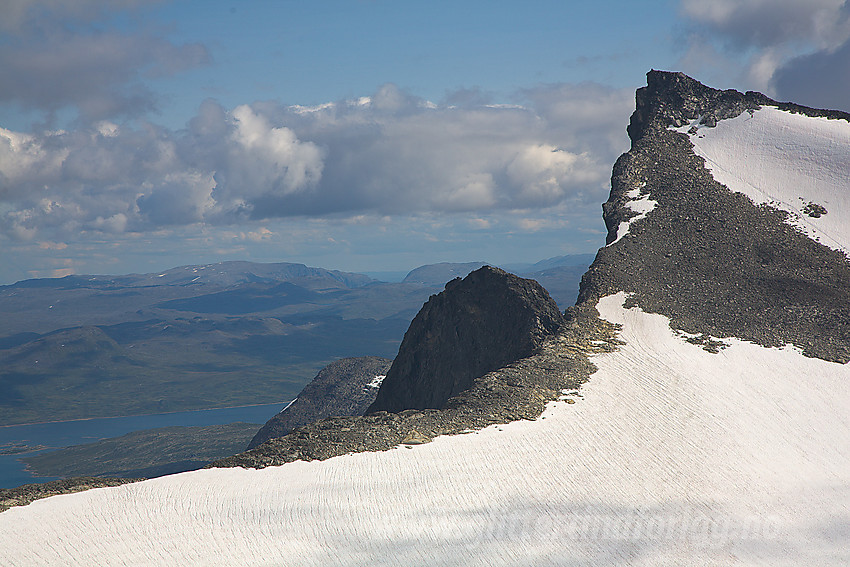 Fra Midtre Stølsnostinden mot Falketind (2067 moh).