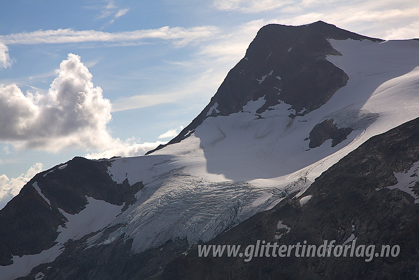 Gravdalstinden (2113 moh) sett fra foten av Surtningstinden.