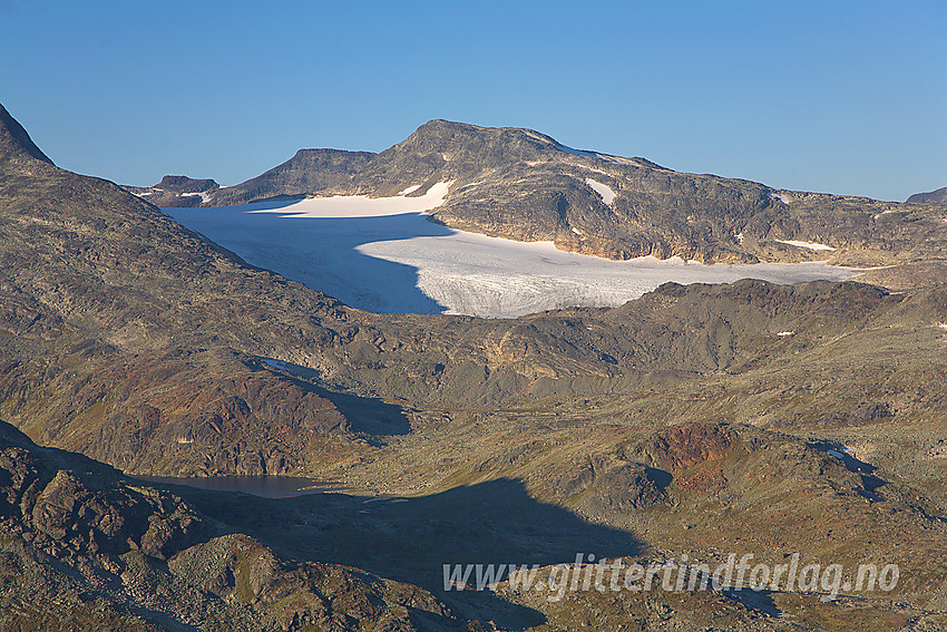 Utsikt fra ryggen øst for Koldedalstinden mot Uranosbreen og Langeskavltinden (2014 moh).