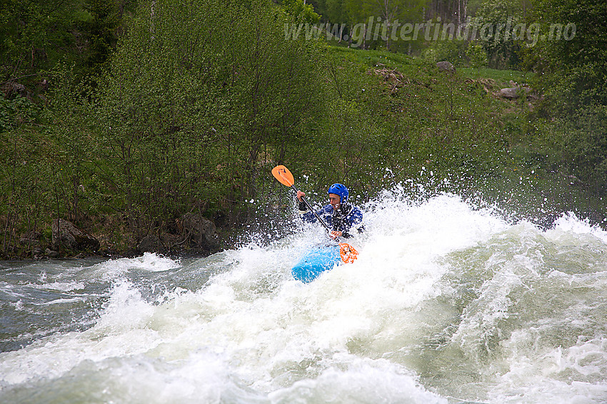 Padling i Sjoa nedenfor Heidal.