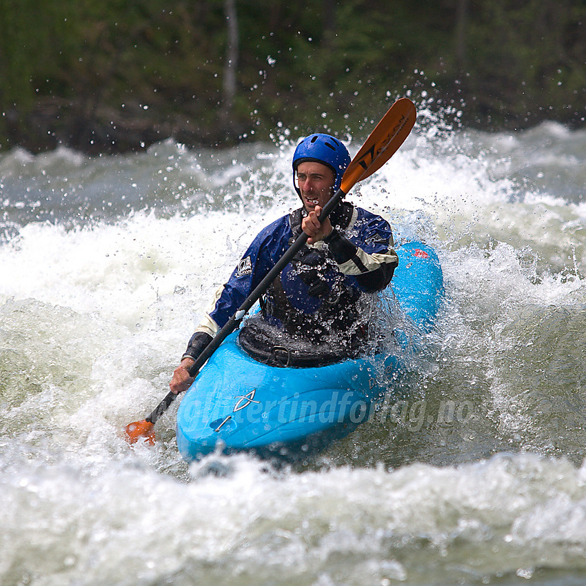 Padling i Sjoa nedenfor Heidal.