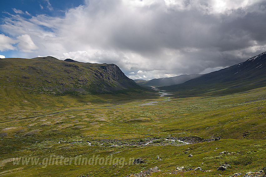 Under oppstigningen fra Smådalen til Finnshalsen med utsikt nedover dalføret.