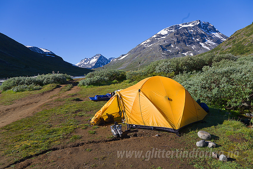 Telt like ved Spiterstulen i Visdalen med Styggehøe (2213 moh) nærmest i bakgrunnen.