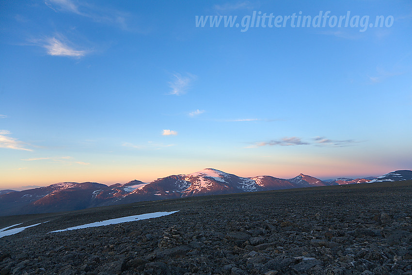 Fra Juvflye med solnedgang over bl.a. Glittertinden.