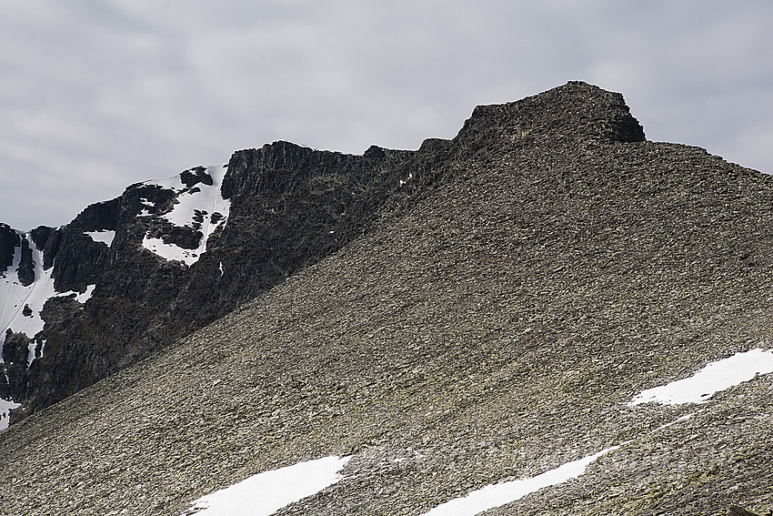 På vei opp mot Storronden (2138 moh) via nordøstryggen.