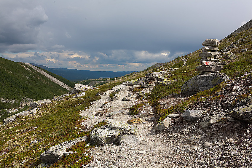 Stien gjennom Langglupdalen.