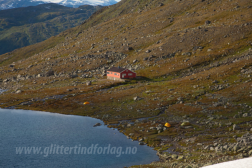 Kveldslys over Skagastølsdalen med Tindeklubhytta.