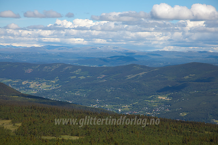 Utsikt fra Ålfjell mot Slidre, Slidreåsen og videre i retning Javnberget og Gråhøe i Vestre Slidre.