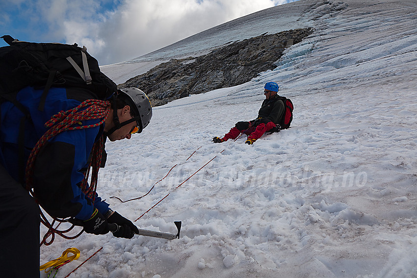 Sprekkredning under brekurs på Falkbreen.