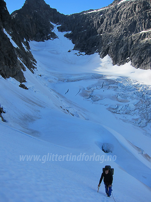 På vei opp Maradalsbreen mot Jernskardtinden.