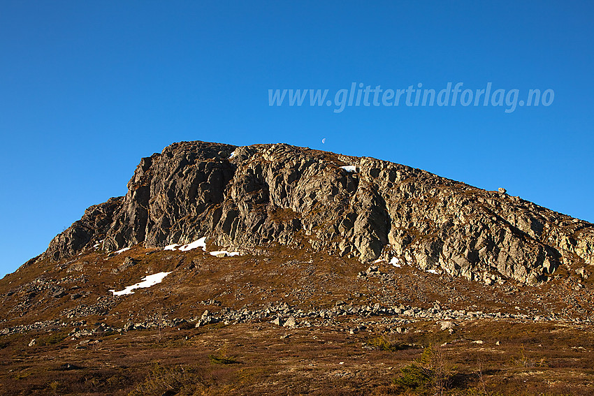 Kalvemellen (1136 moh) sett fra nord.