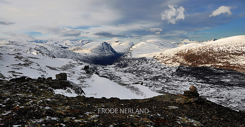 Fra Svartsnyta i Grødalen.I bakgrunnen Serkjenebba,Kaldfonna,Hovenmannen,Stoplan og Kongen