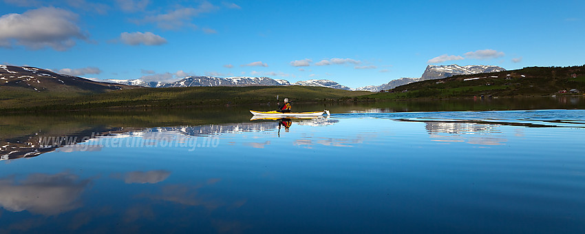 Padling på Nørdre Syndin en sommermorgen.